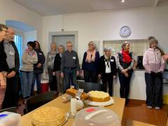 Die Helferinnen und Helfer warten auf ihren Einsatz
